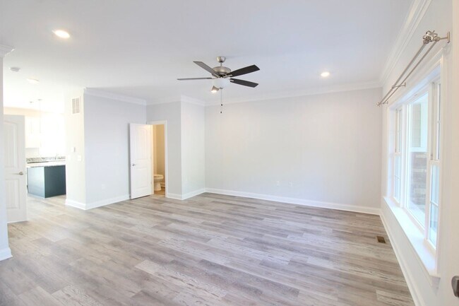 Building Photo - Stylish and Spacious Townhome Near Sentara – 4 Beds | 3.5 Baths | 2,300 Sq. Ft.