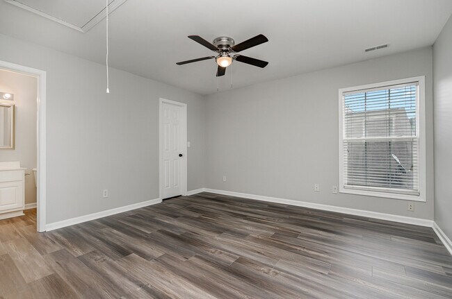 Building Photo - 251 Tradition Way