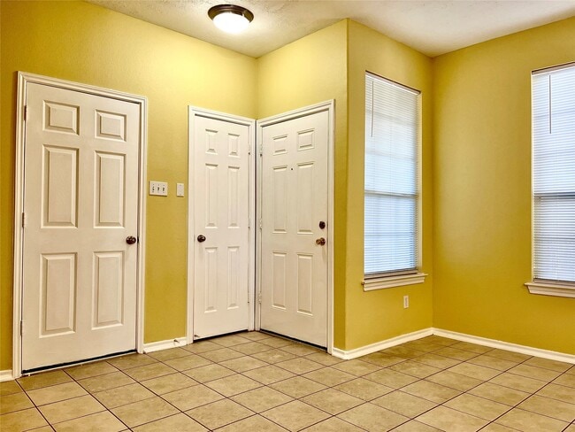 Building Photo - 16219 Sandy Path Ln