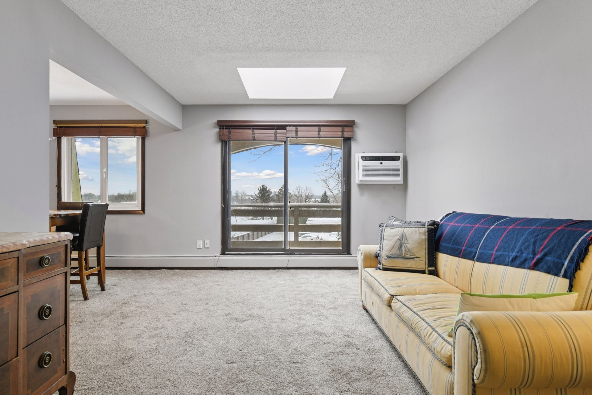 Building Photo - 4371 Wilshire Blvd