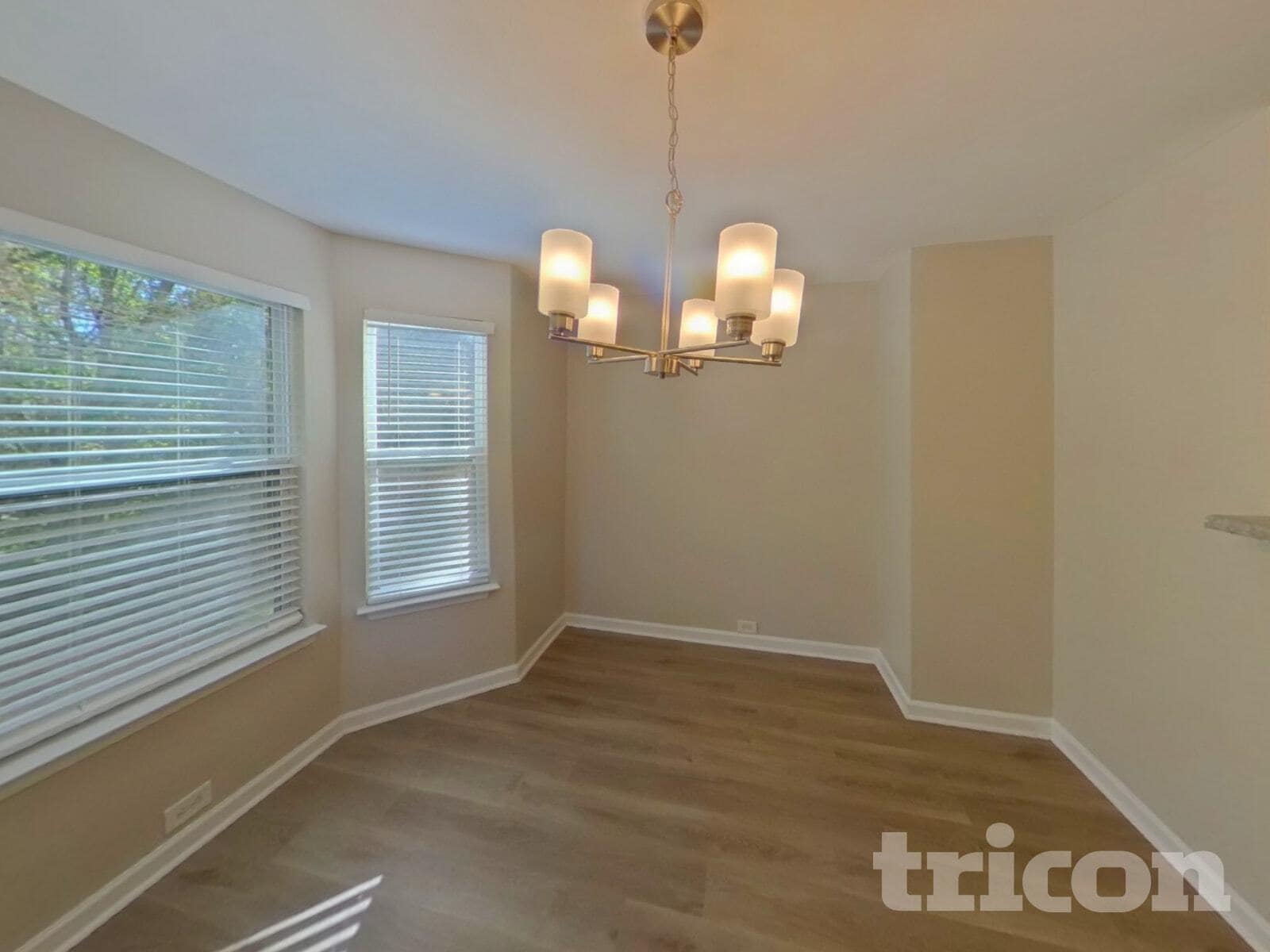 Building Photo - 11051 Southwood Dr