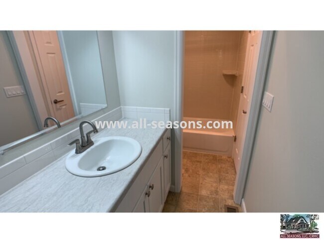 Building Photo - Magnificent rancher with partially finishe...