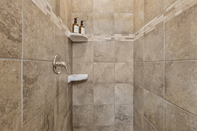 Building Photo - 4221 Torrey Pines Dr