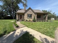 Building Photo - 1119 Abbey Pl