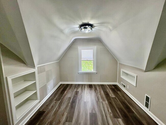 Building Photo - 4165 Harwood Rd