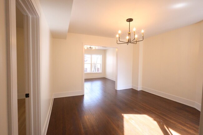 Building Photo - 4436 N Bernard St