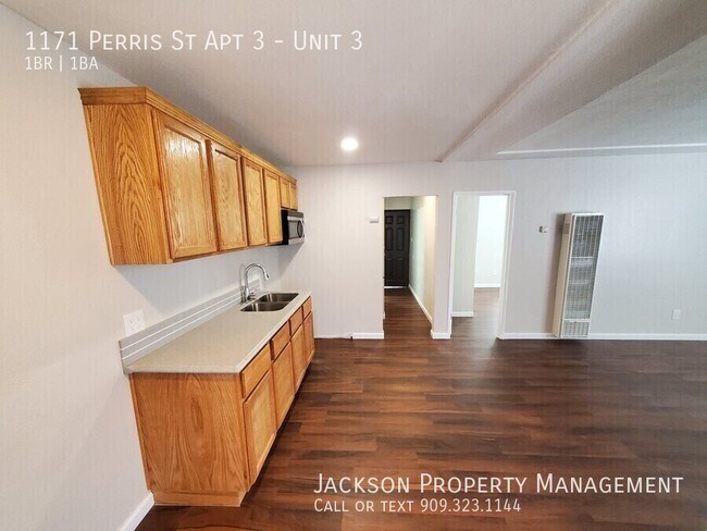 Building Photo - 1171 N Perris St