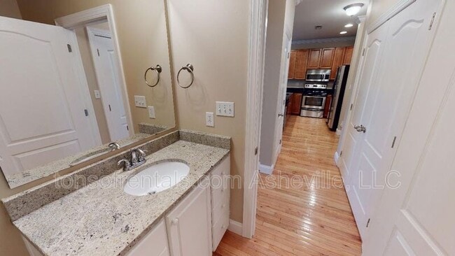 Building Photo - 125 S Lexington Ave