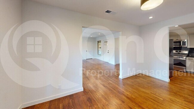 Building Photo - 9351 Angora St