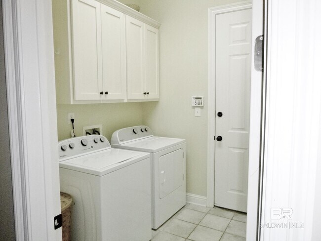 Building Photo - 116 Pinnacle Ct