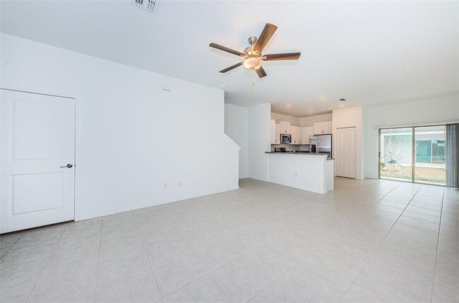 Building Photo - 8327 Crescent Oaks Dr