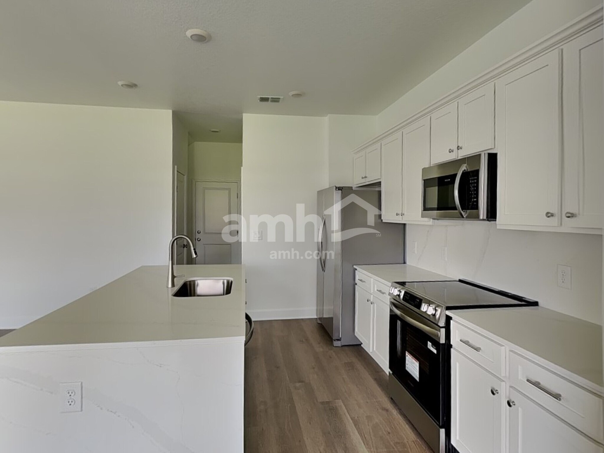 Building Photo - 16421 Cheyanne Ct