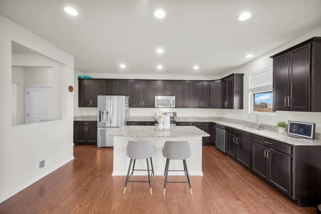 Building Photo - 4255 Fraser Cir