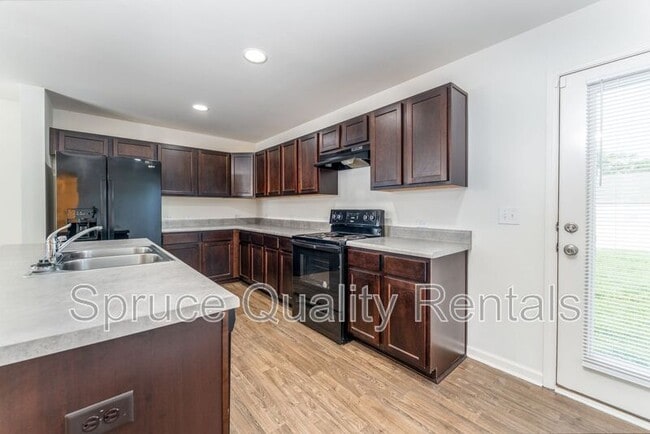 Building Photo - 250 Baybrook Ln