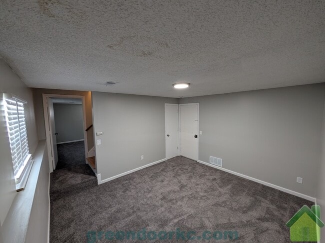 Building Photo - 9152 W 78th Terrace