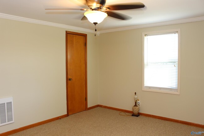 Building Photo - 152 Clutts Rd