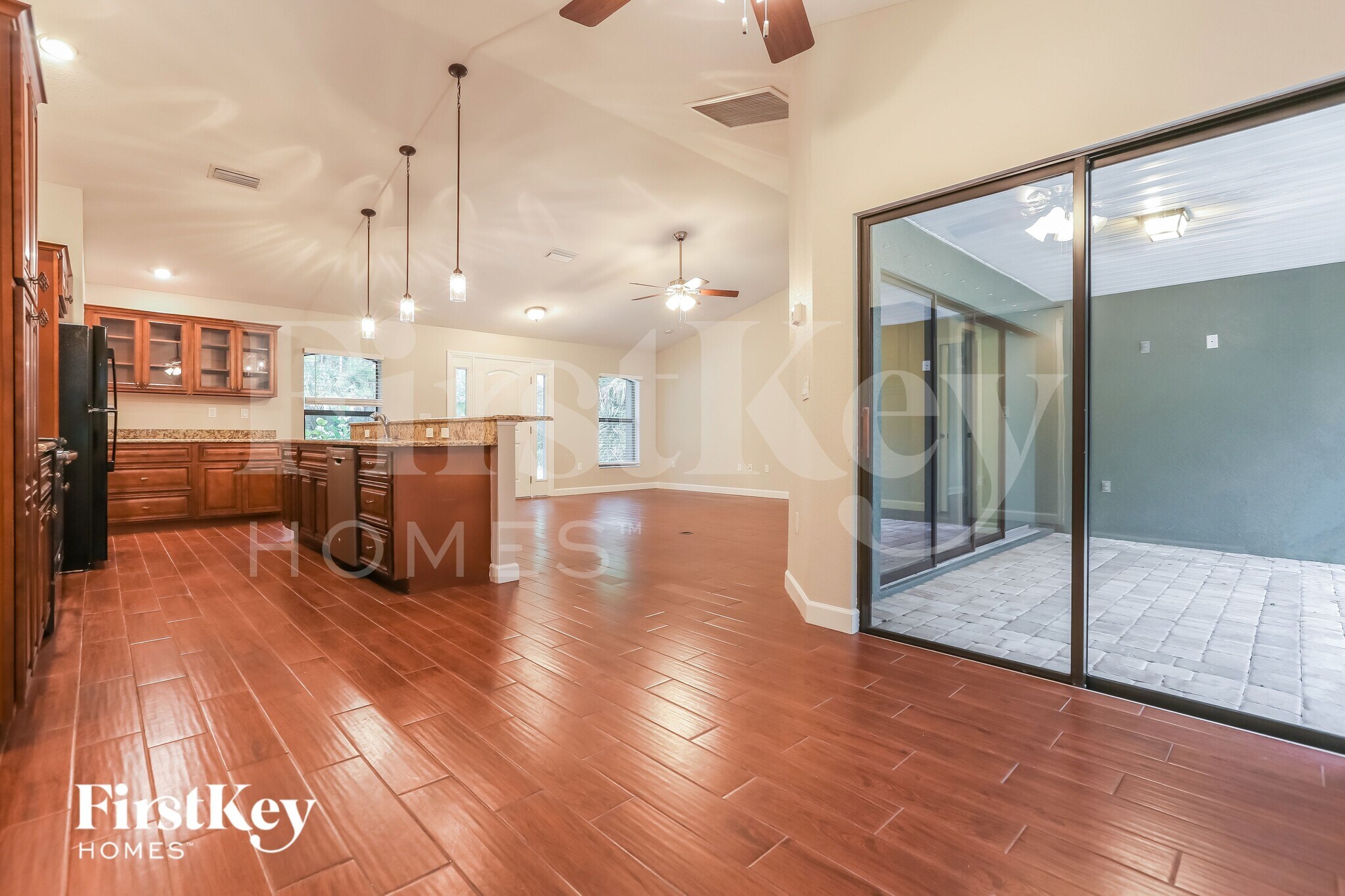 Building Photo - 2267 Kamsler Ave