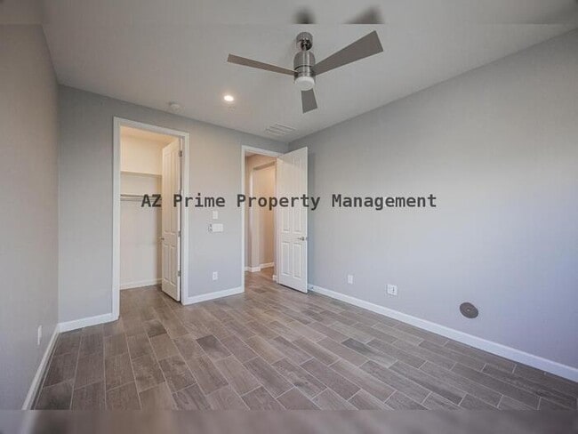 Building Photo - 10046 E Bell Rd