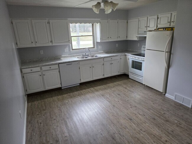 Building Photo - 2380-2382 Haviland Ct