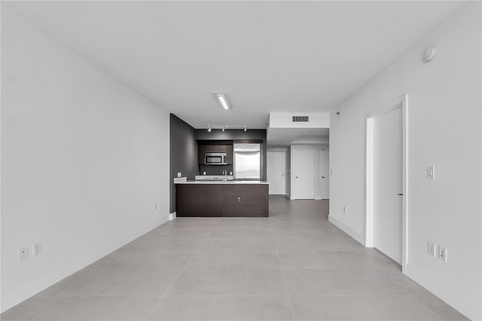 Building Photo - 500 Brickell Ave