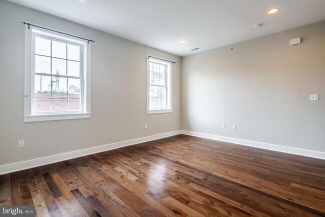 Building Photo - 2633 Catharine St
