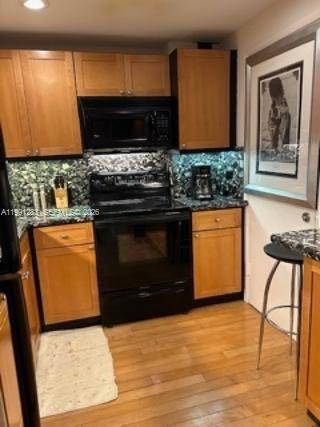 Building Photo - 5005 Collins Ave