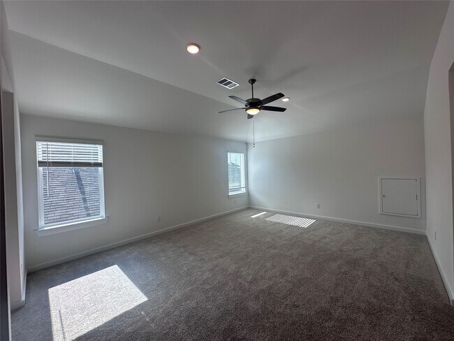 Building Photo - 32511 Midsummer Dr