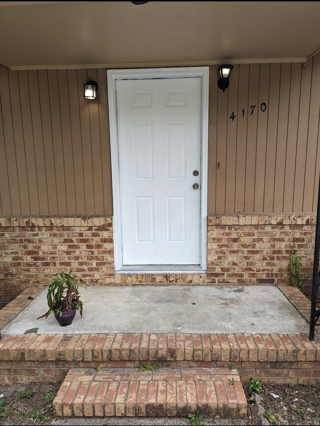 Front door - 4170 Briarwood Ct