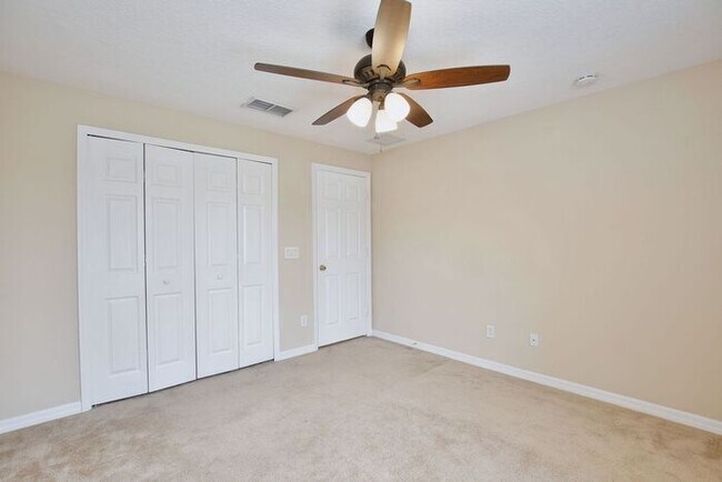 Building Photo - Luxury 3BR/3BA Townhome with 2-Car Garage in Gated Greystone – Sanford