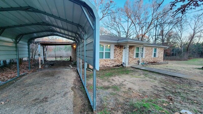 Building Photo - 15179 County Rd 195