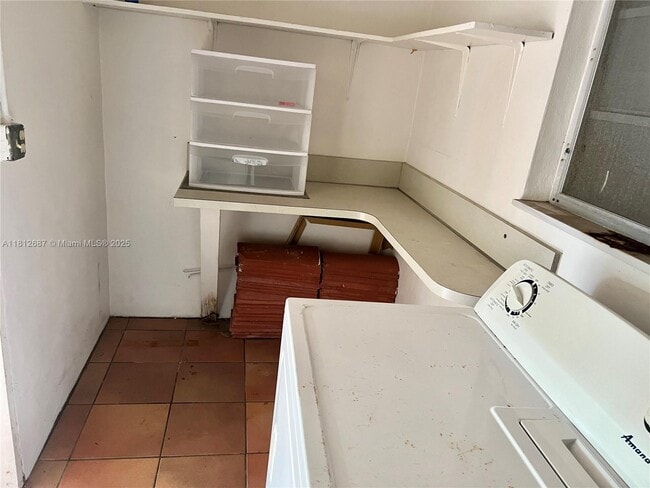 Building Photo - 5133 SW 43rd Terrace