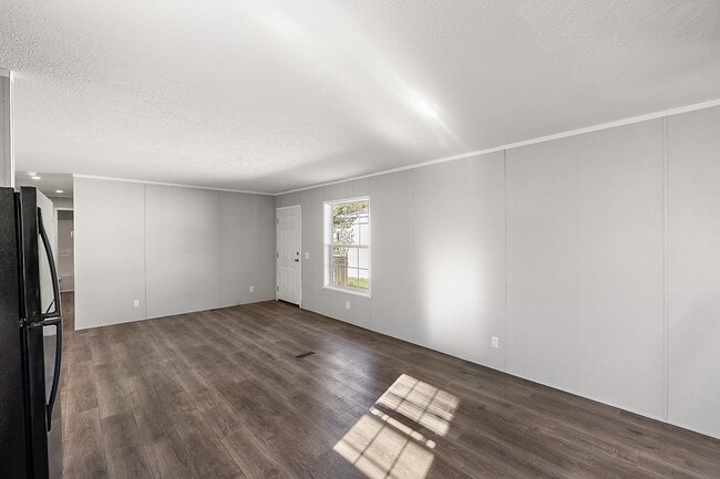 Building Photo - 636 Ascot Cir