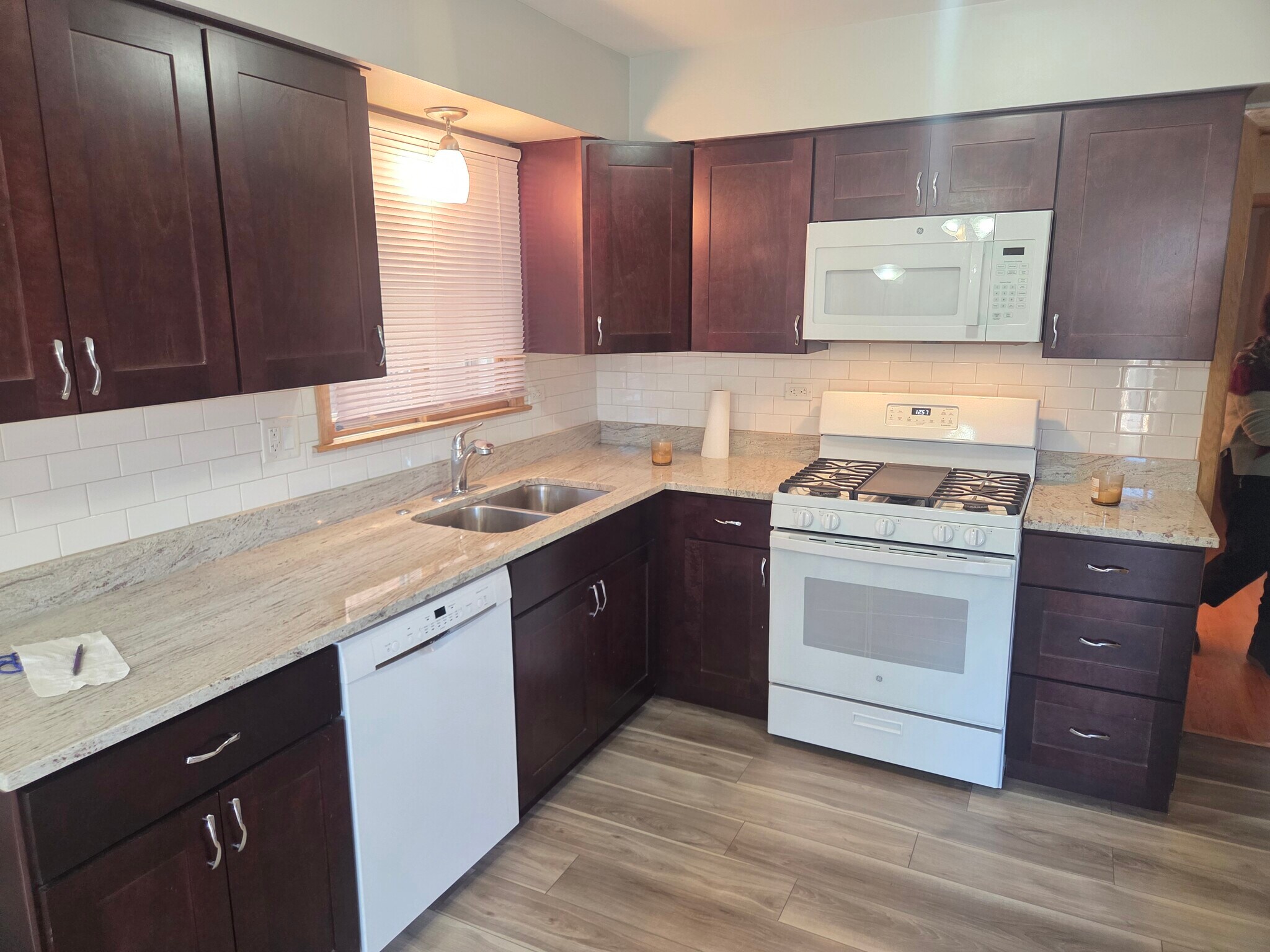 Building Photo - 5850 N Mulligan Ave