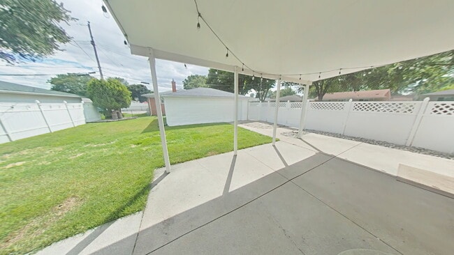 Building Photo - 12916 Stanley Dr