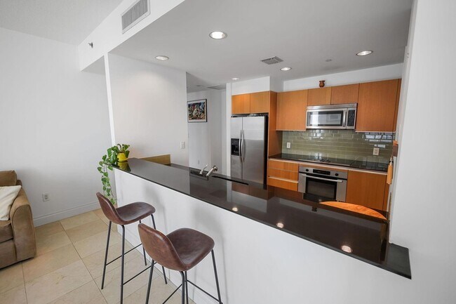 Building Photo - 1050 Brickell Ave