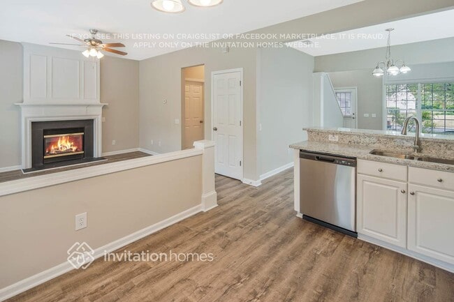 Building Photo - 10437 Roundleaf Dr