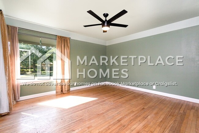 Building Photo - 9308 Lindaro Ln