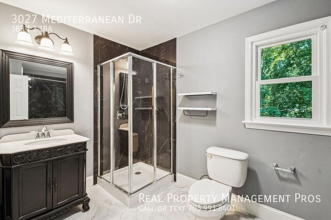 Building Photo - 3027 Mediterranean Dr