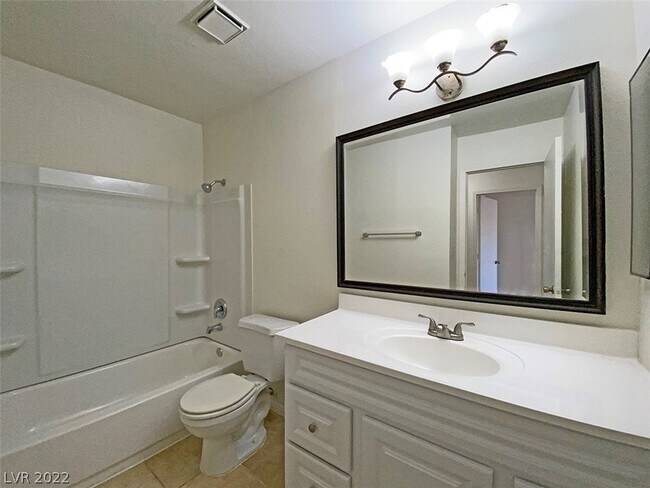 Building Photo - 7300 W Pirates Cove Rd