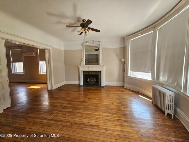 Primary Photo - 218 S Franklin St