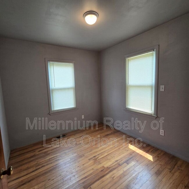 Building Photo - 774 E Beverly Ave