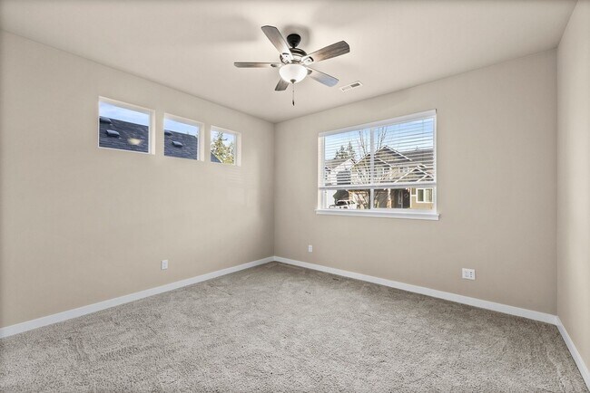 Building Photo - 2022 Built 3 Bed 2 Bath Home for Rent in Spanaway!