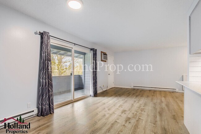 Building Photo - Newly Remodeled 2 Bedroom Condo in Sherwood