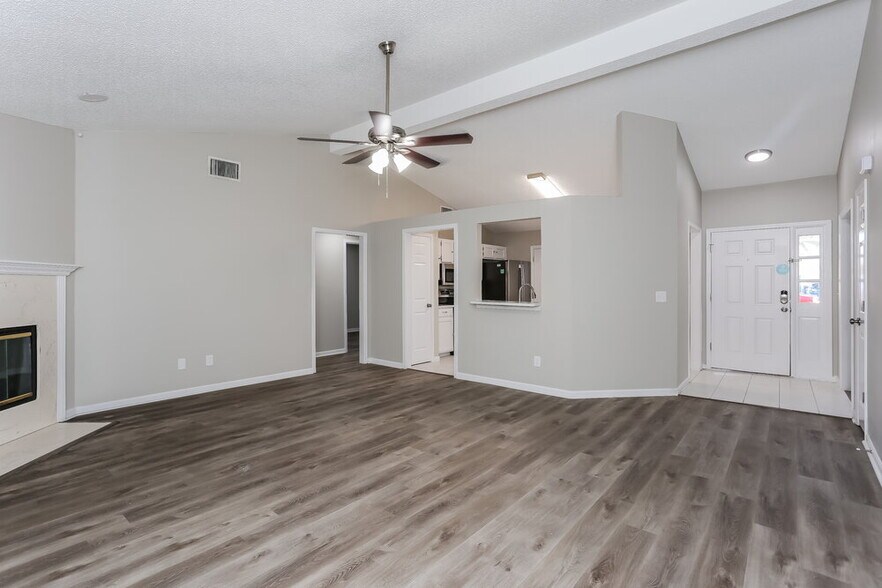 Building Photo - 12419 Long Lake Dr N