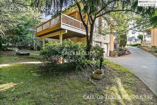 Building Photo - Luxurious 4-bedroom home in Sammamish with...