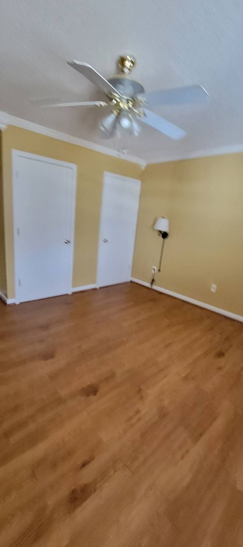 Building Photo - Ready to Move in