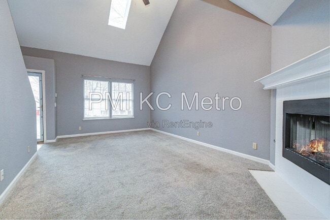 Building Photo - 15811 E 20 St S