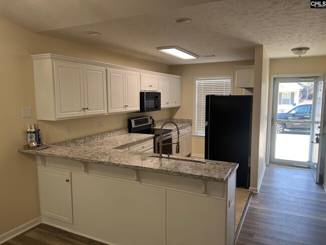 Building Photo - 105 Crestland Dr