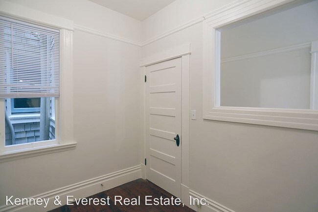 Building Photo - 3 br, 1 bath Apartment - 164A 5th Avenue