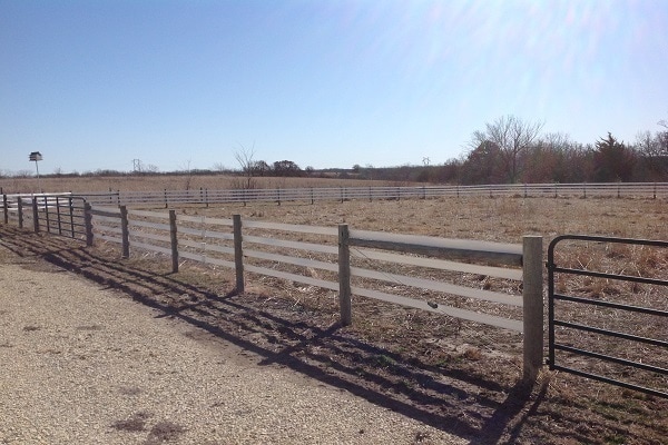 Building Photo - Beautiful 5 bedroom, 3 bathroom Country Home with Barn!
